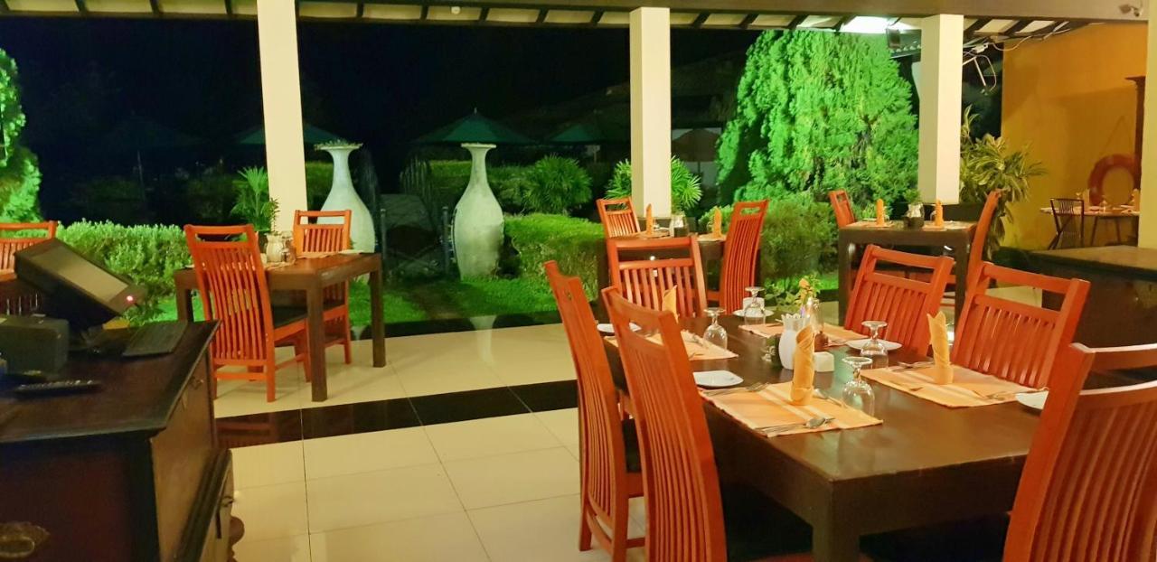 Flower Garden Lake Resort Tissamaharama Exterior foto
