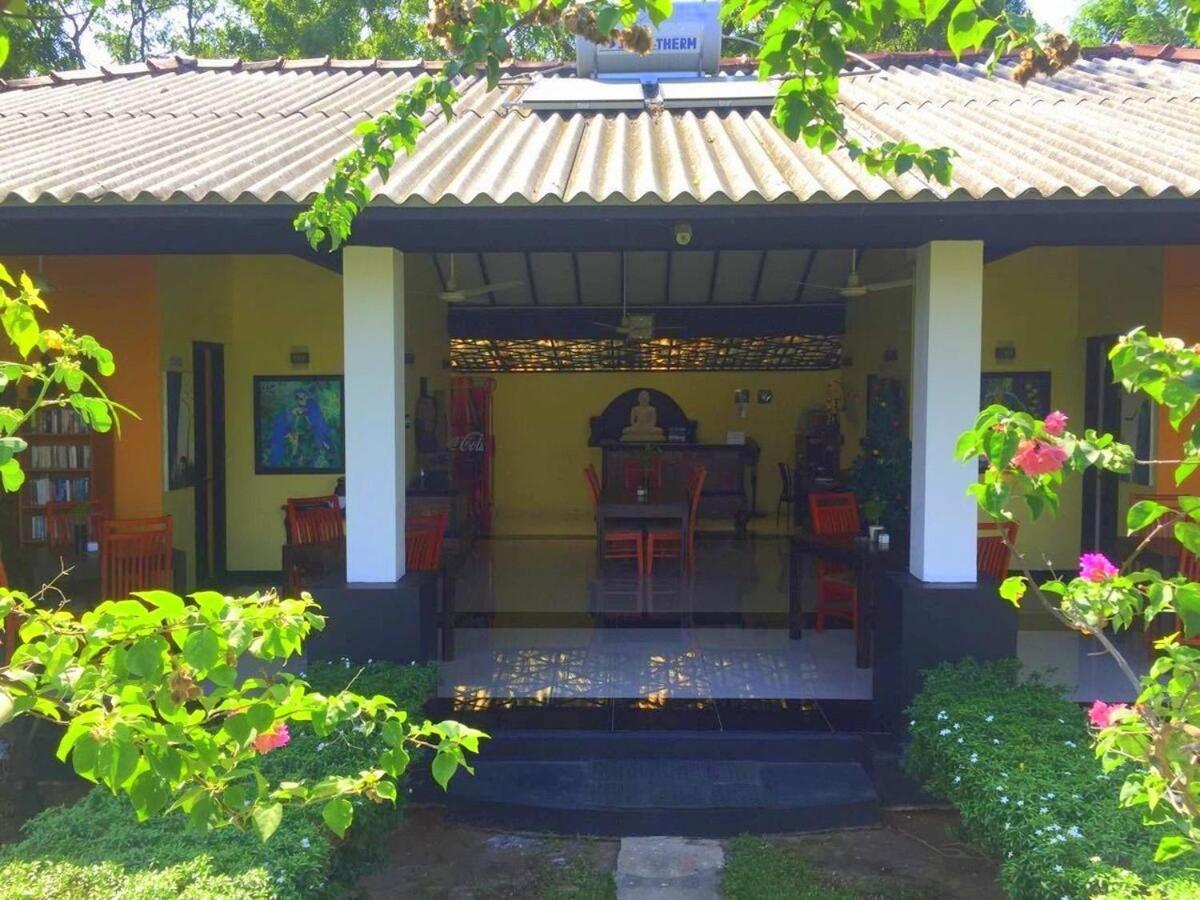 Flower Garden Lake Resort Tissamaharama Exterior foto