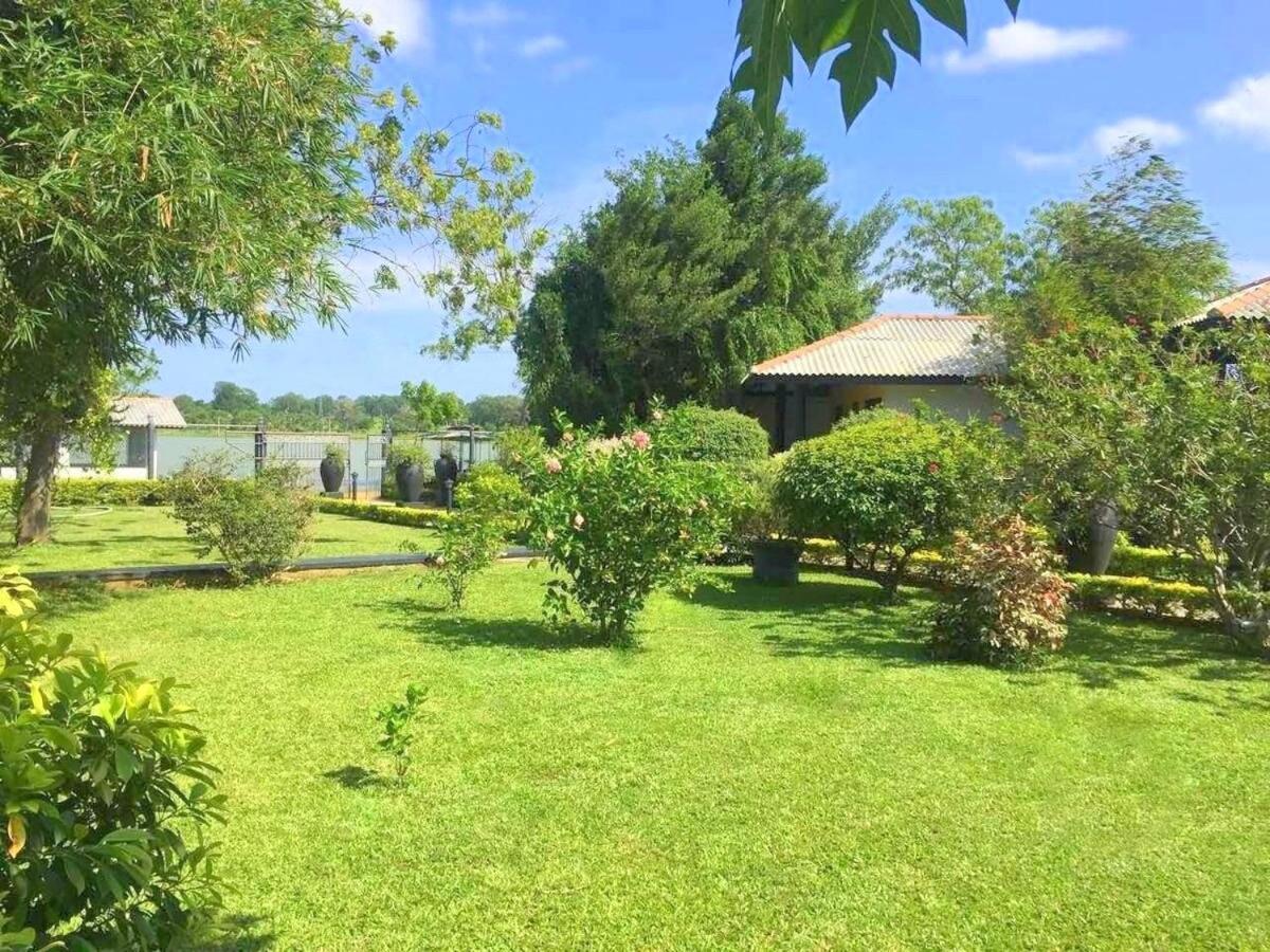 Flower Garden Lake Resort Tissamaharama Exterior foto